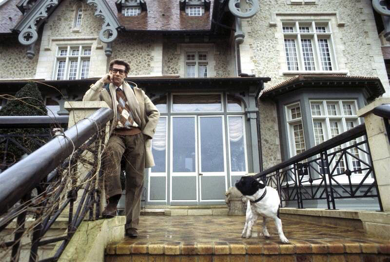 Ив Сен-Лоран и его французский бульдог