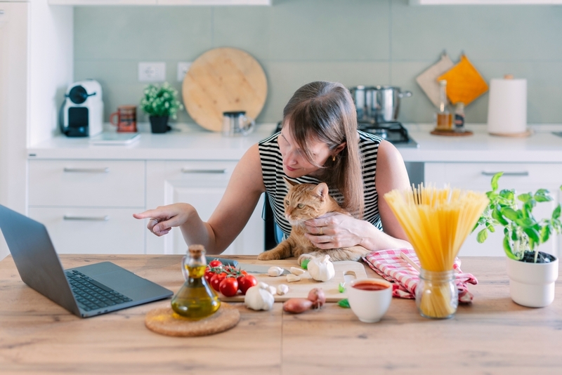 Ест ли кот вареные макароны?